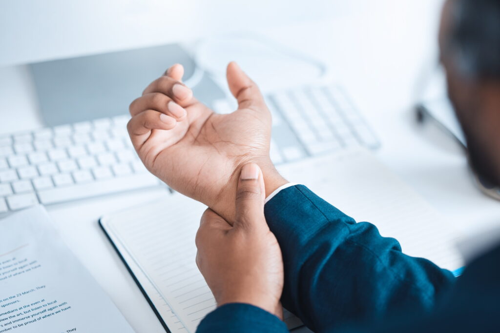 Hands Of Business Man With Pain Carpal Tunnel Syn 2022 12 16 15 32 14 Utc 1024x683